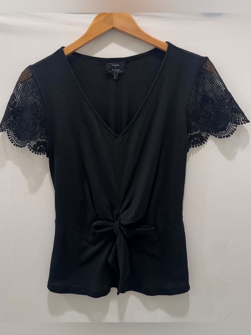Flower and Feather V-Neck Tie-Front Top with Lace Sleeves - Black L Women
